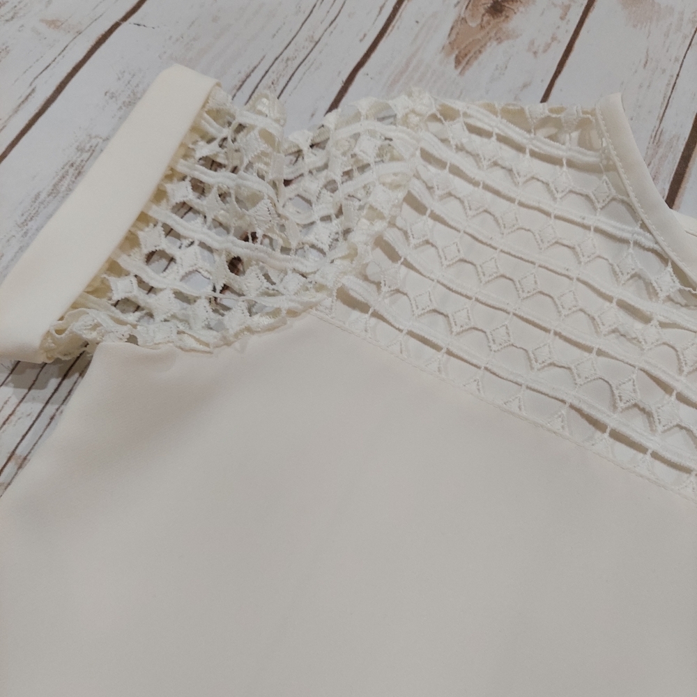 Off White Short Sleeve Blouse Cut Out Women's S - Picture 4 of 16